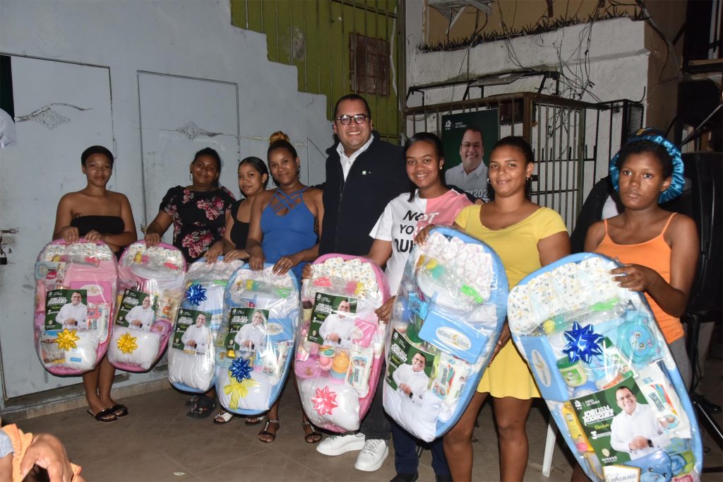 Joel Rodríguez dice promoverá iniciativas en beneficio de los jóvenes; FP oficializa su candidatura a diputado Joel Rodriguez dice promovera iniciativas en beneficio de los jovenes FP oficializa su candidatura a diputado