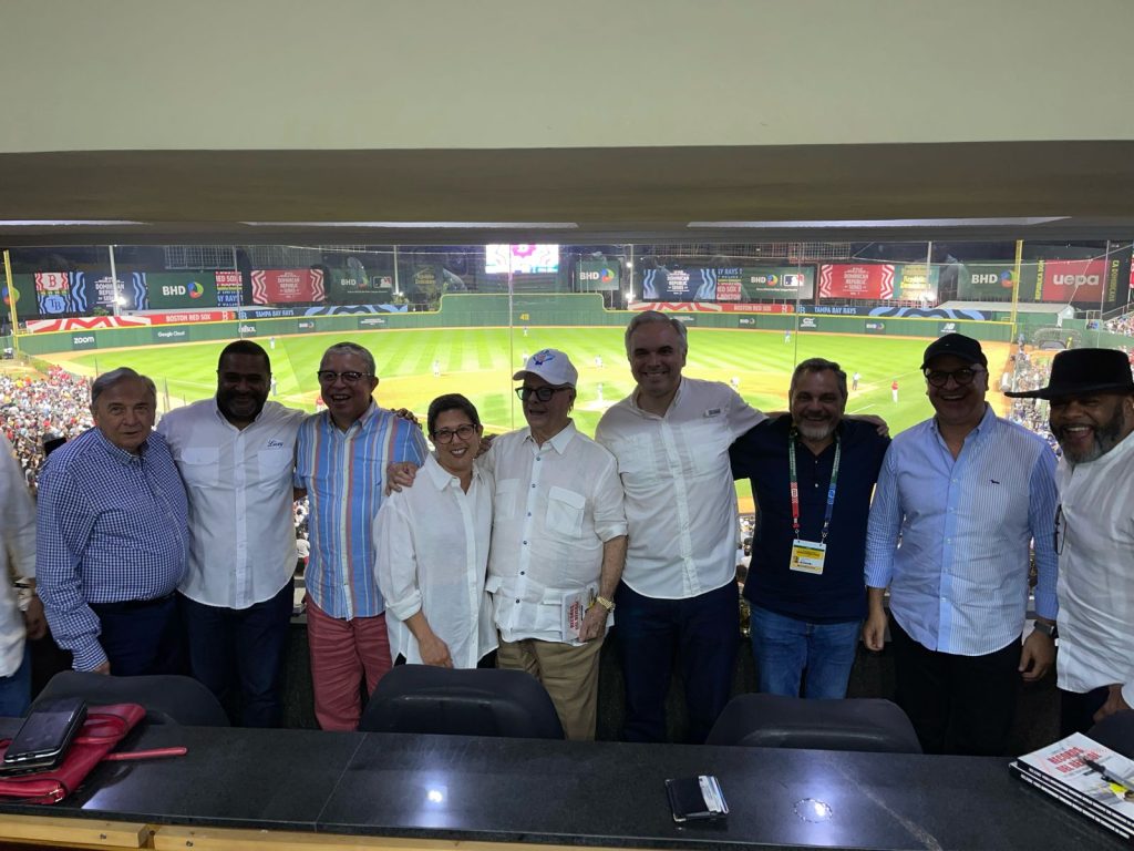 Junior Noboa junto al expresidente Hipolito Mejia