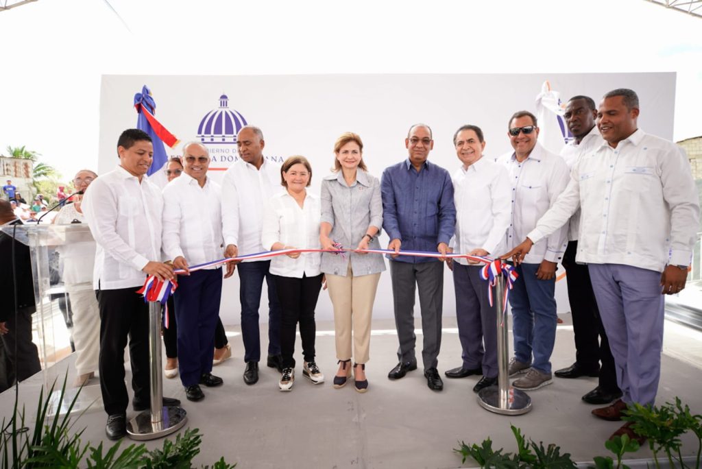 Vicepresidenta Raquel Peña entrega obras en Baní, San Cristóbal y Santo Domingo Raquel Pena entrega obras en Bani