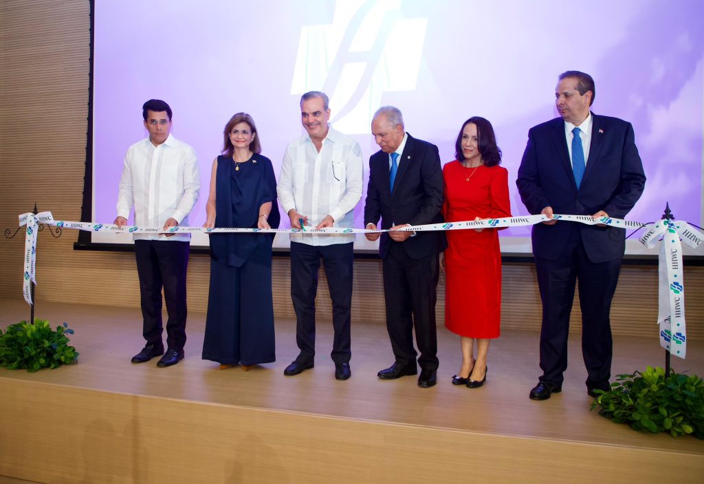 Abinader asiste a inauguracion del HOMS Health and Wellness Center