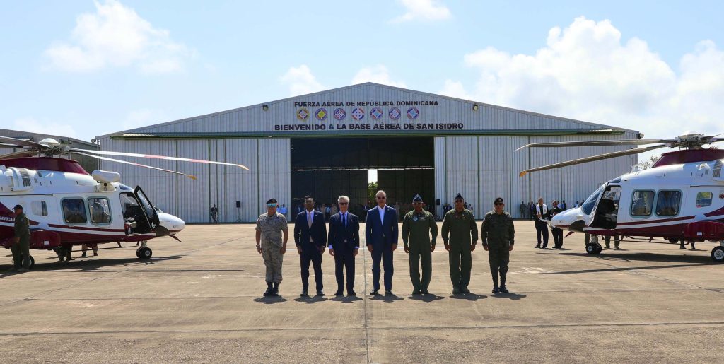 Presidente Abinader encabeza ceremonia recibimiento dos nuevas helicópteros en la FARD Abinader encabeza ceremonia recibimiento dos nuevas helicopteros en la FARD
