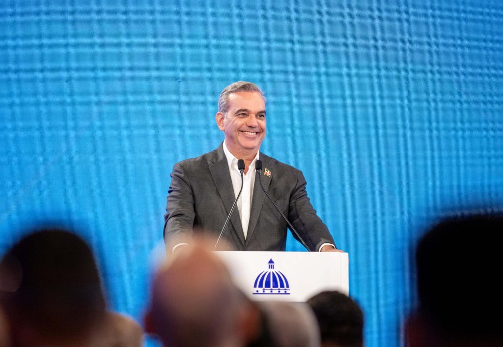 Presidente Abinader presenta avances de programas dirigidos a los jóvenes, que permiten su inserción educativa y laboral Abinader presenta avances de programas dirigidos a los jovenes que permiten su insercion educativa y laboral1