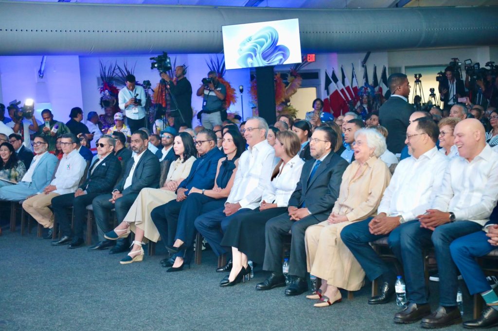 Abinader recibe masivo apoyo de la industria creativa y cultural dominicana1