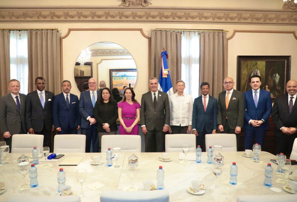 Abinader recibe visita embajadores de diferentes países acreditados ante la Organización de las Naciones Unidas (ONU) Abinader recibe visita embajadores de diferentes paises acreditados ante la Organizacion de las Naciones Unidas