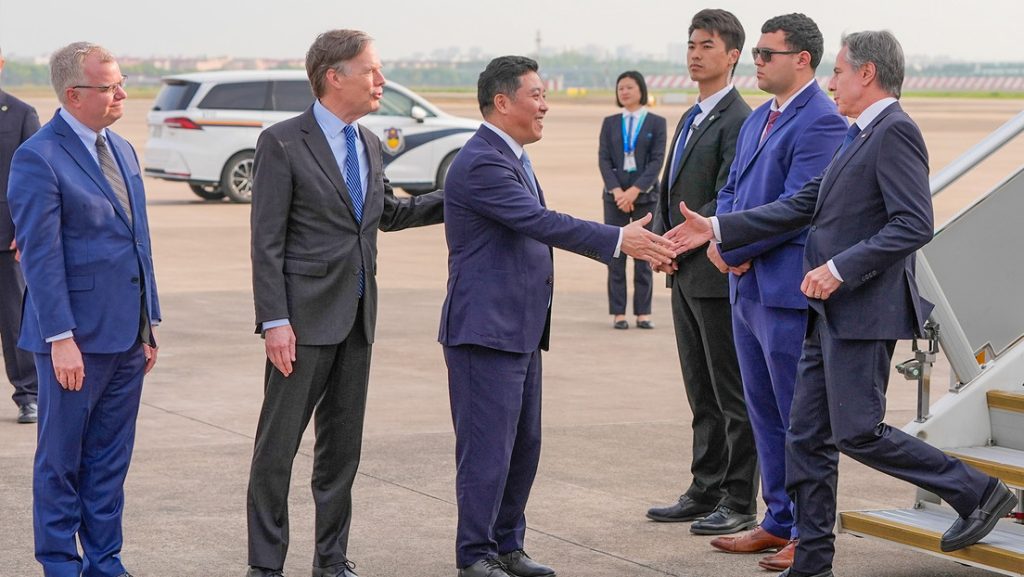 Antony Blinken aterrizo en Shanghai para comenzar su visita oficial a China