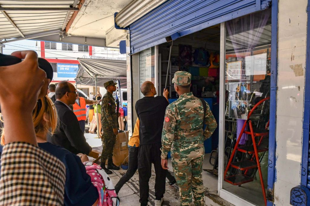 DGII y DGA cierran comercios importadores por delitos tributarios DGII y DGA cierran comercios importadores por delitos tributarios