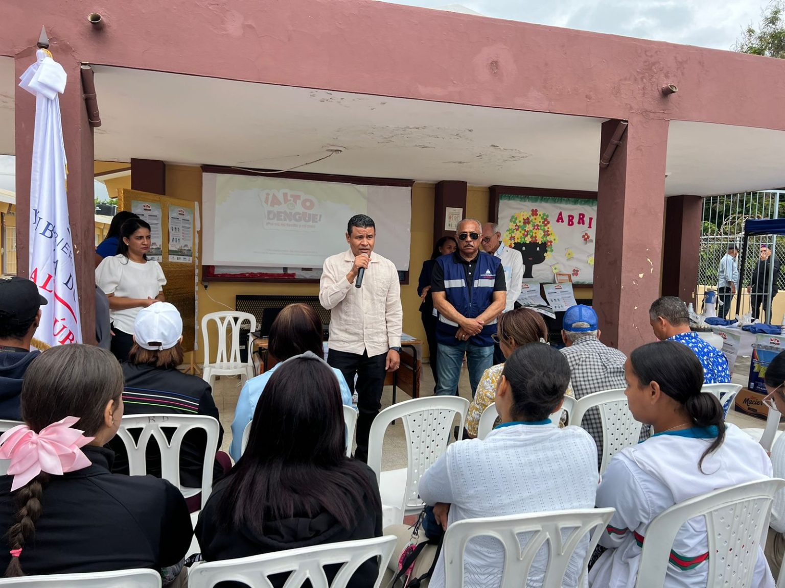 Director area 01 de Salud Publica Santiago resalta jornada contra el dengue
