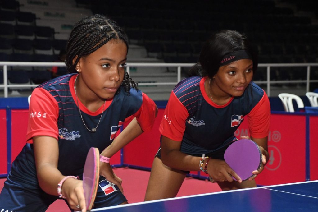 Eduanni de la Cruz y Dafne Sosa campeonas en dobles femeninos U 15