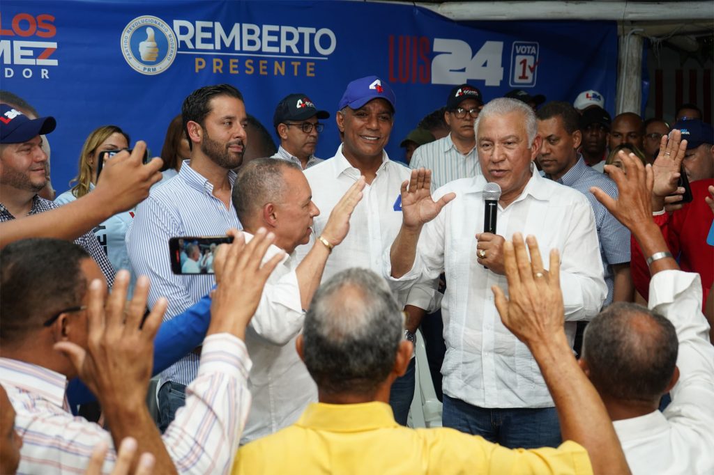 Juramentan en el PRM a Remberto Cruz, excandidato a senador por Alianza Rescate RD PRM a Remberto Cruz excandidato a senador por Alianza Rescate RD