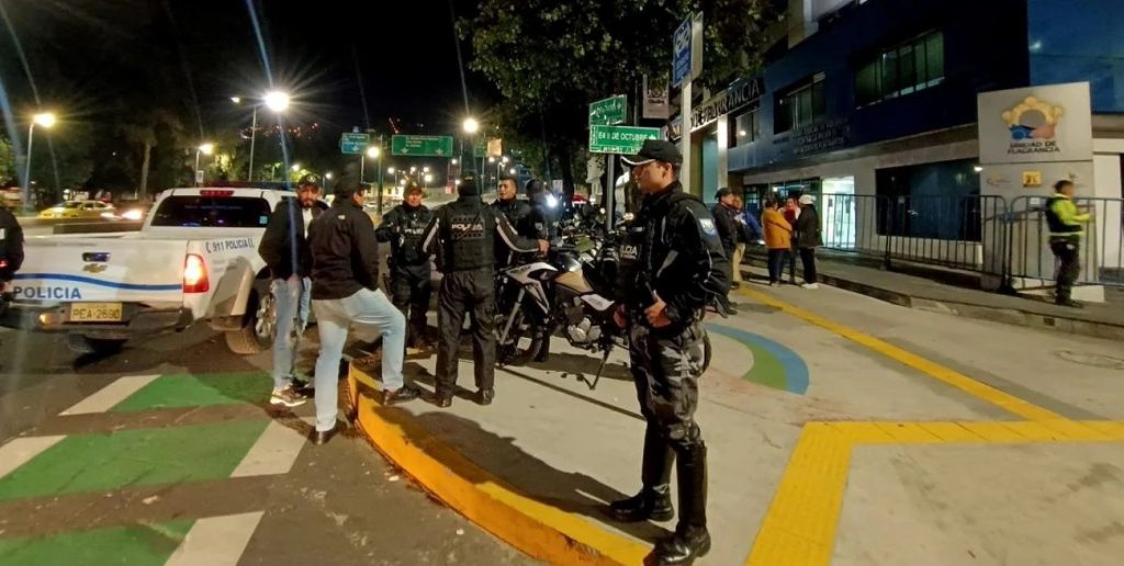 Policia de Ecuador irrumpe en la Embajada de Mexico y captura a Jorge Glas1