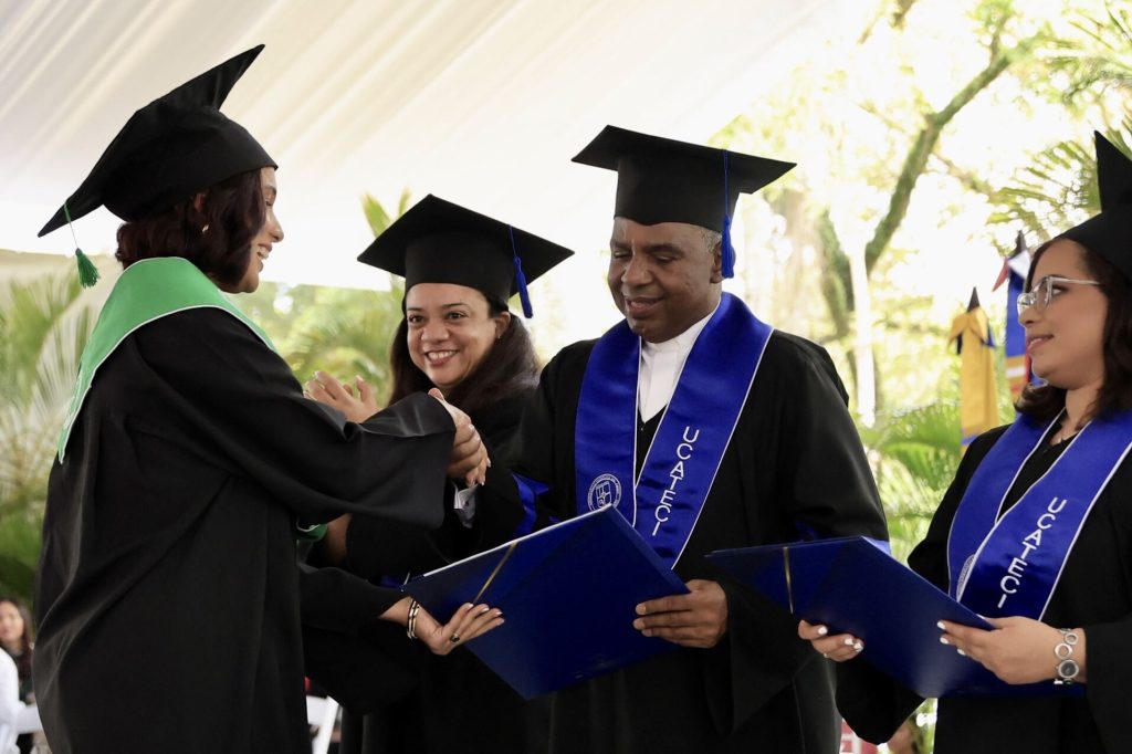 UCATECI realiza su Septuagésima Séptima Graduación Ordinaria UCATECI realiza su Septuagesima Septima Graduacion Ordinaria 2