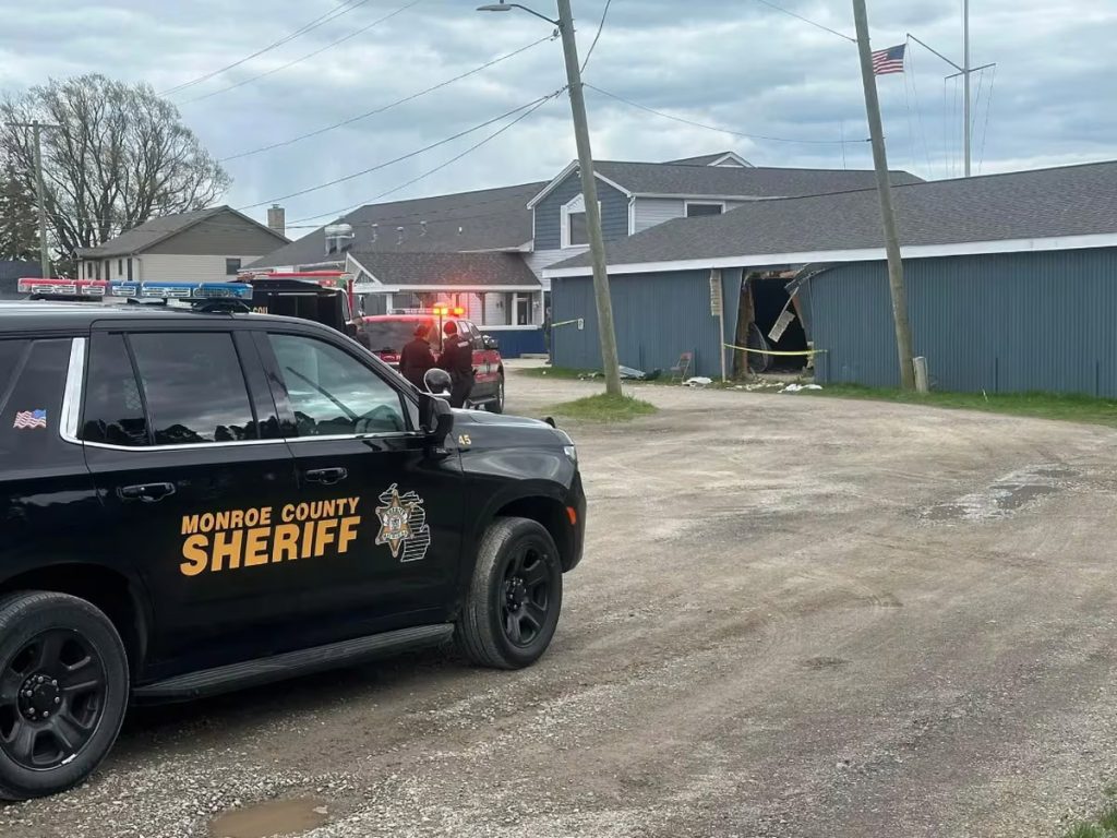conductora ebria se estrello contra un club en Michigan durante una fiesta infantil y mato a dos ninos