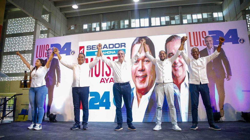 Abinader 20 anos de promesas a la region Enriquillo fueron cambiadas por ejecuciones reales en 4 anos