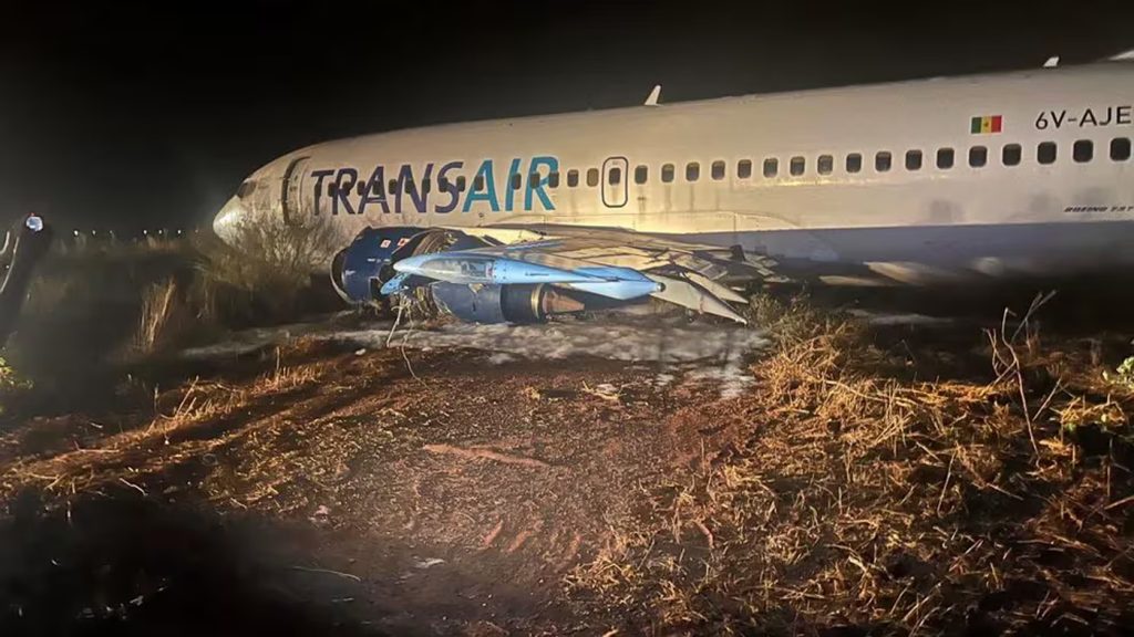 Boeing 737 con 85 personas a bordo se salio de pista en Senegal hay 11 heridos