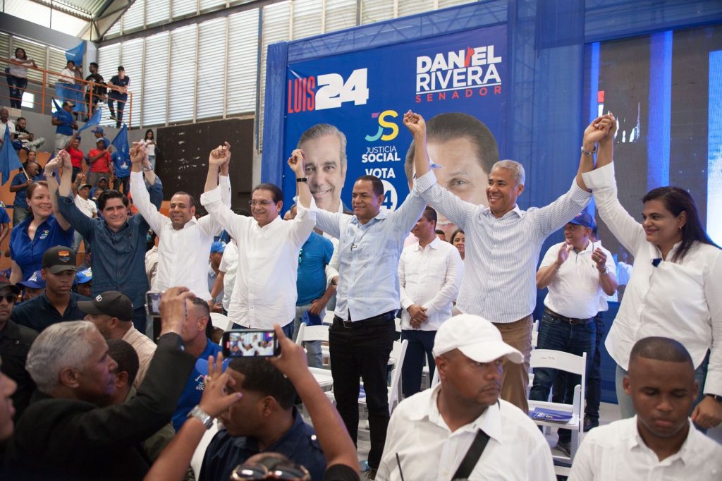 Justicia Social cierra campana en Santiago con proclamacion de Daniel Rivera por la profundizacion del cambio