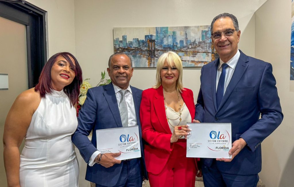 Sector externo de Abinader cierra campaña en el exterior Santiago Hazim dijo que el gobierno ha mostrado ser transparente