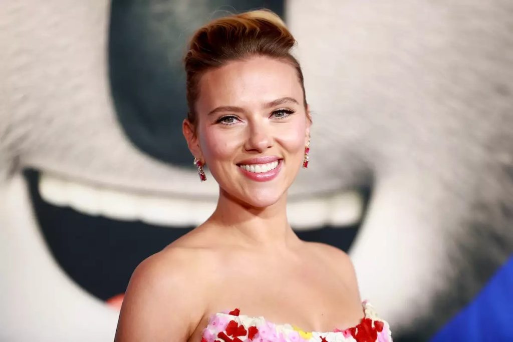 Scarlett Johansson se enfrenta a ChatGPT por clonar su voz