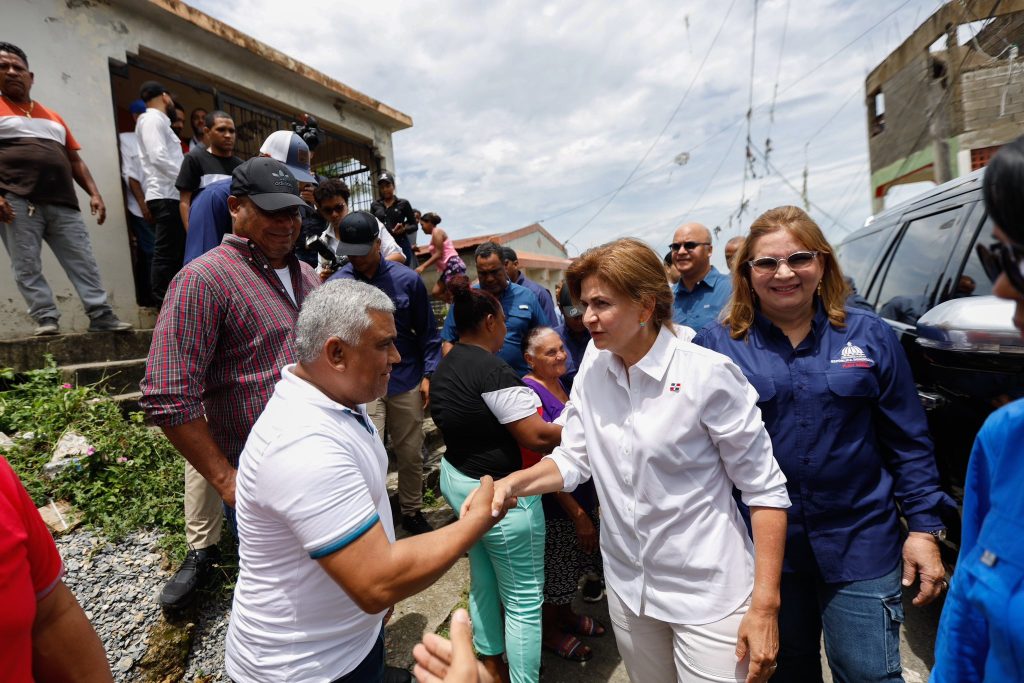 Vicepresidenta raquel Pena activa plan de emergencia para reconstruir viviendas perjudicadas por inundaciones en SFM