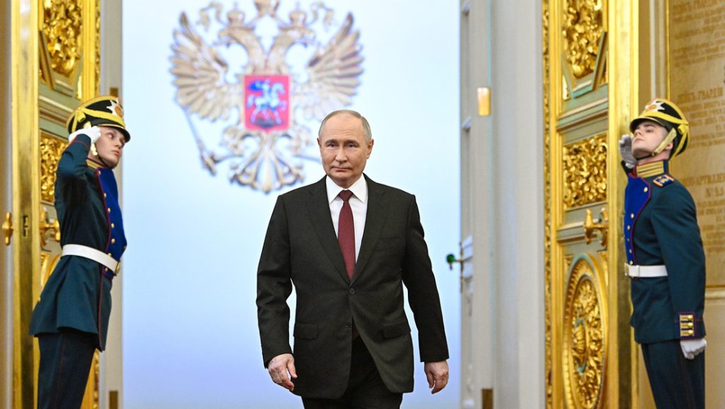 Vladimir Putin toma posesion como presidente de Rusia
