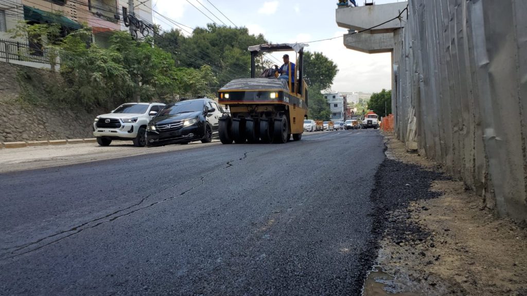 asfalto en calles de santiago eljacaguero