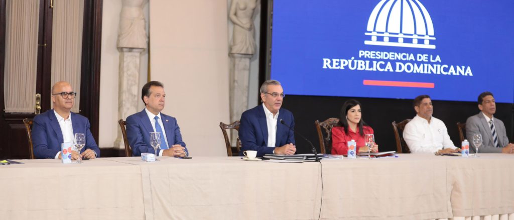 Abinader asegura que crecimiento de un 23 de las exportaciones del pais en ultimos tres anos