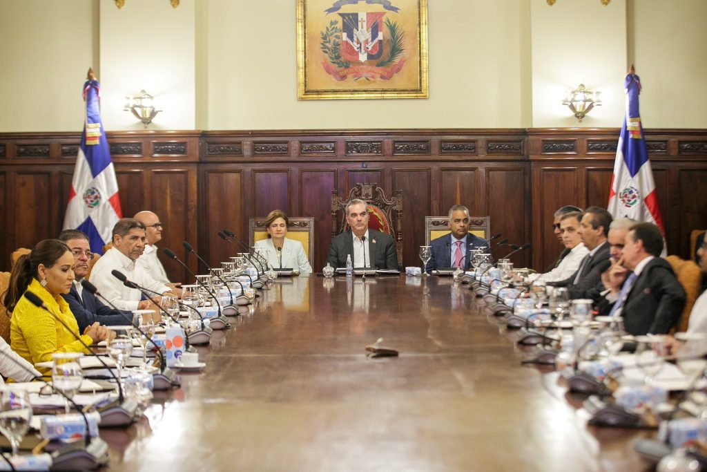 Abinader encabeza consejo de ministros disenan estrategia para aprobacion consensuada de reformas
