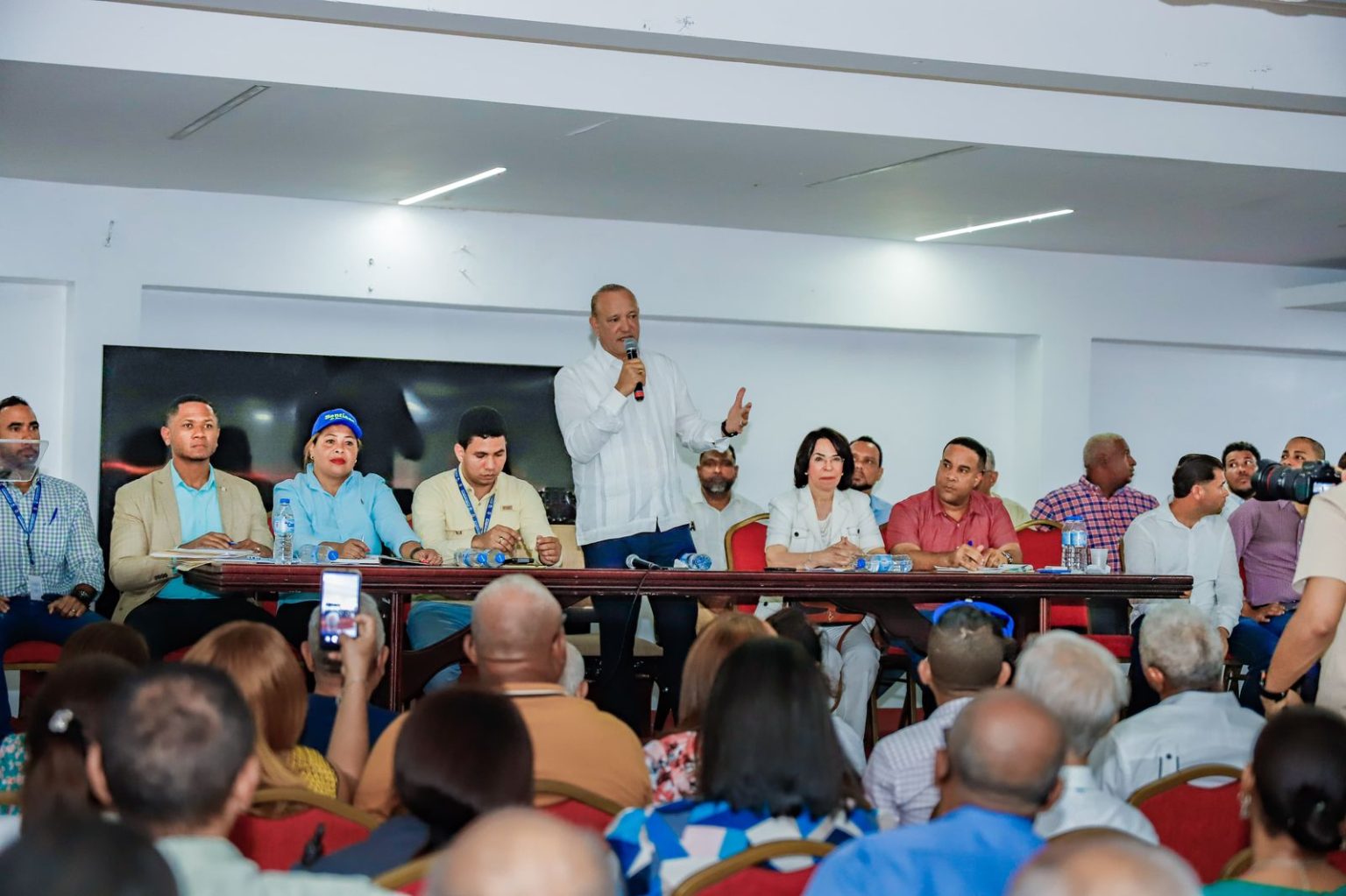 Alcaldia de Santiago realiza gran asamblea comunitaria con representantes de las Junta de Vecinos del municipio