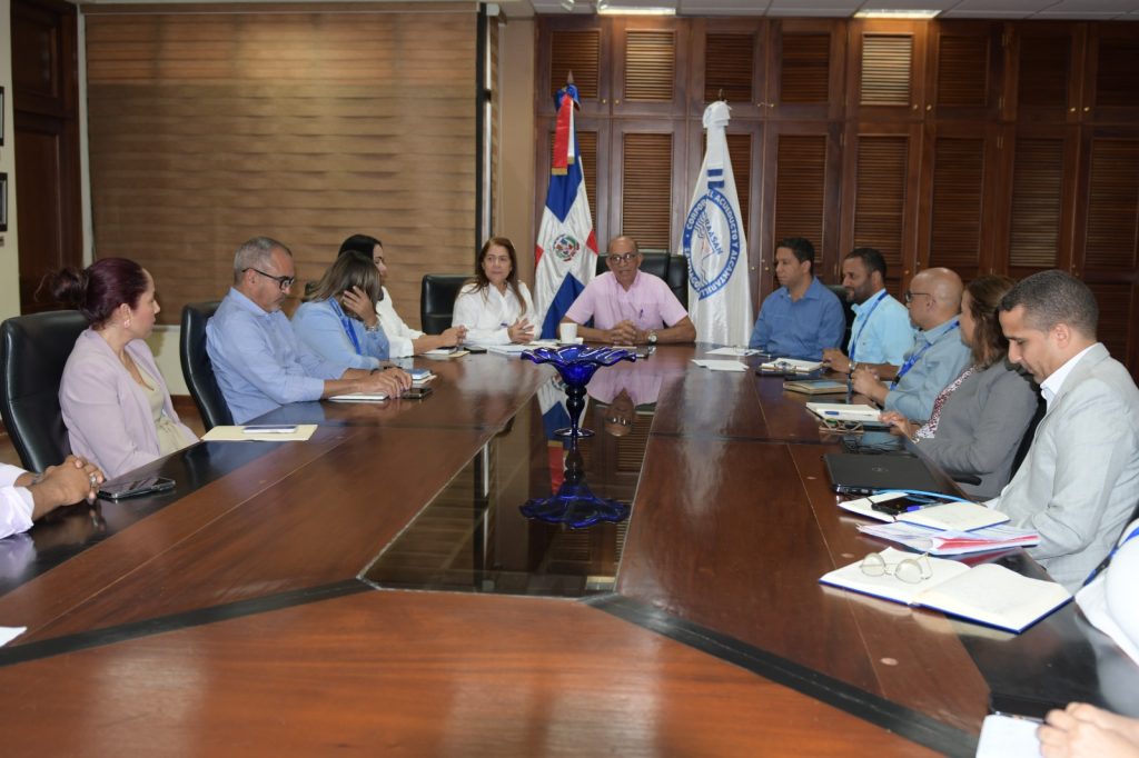 Director de Coraasan da seguimiento a turbidez con equipo técnico Coraasan da seguimiento a turbidez