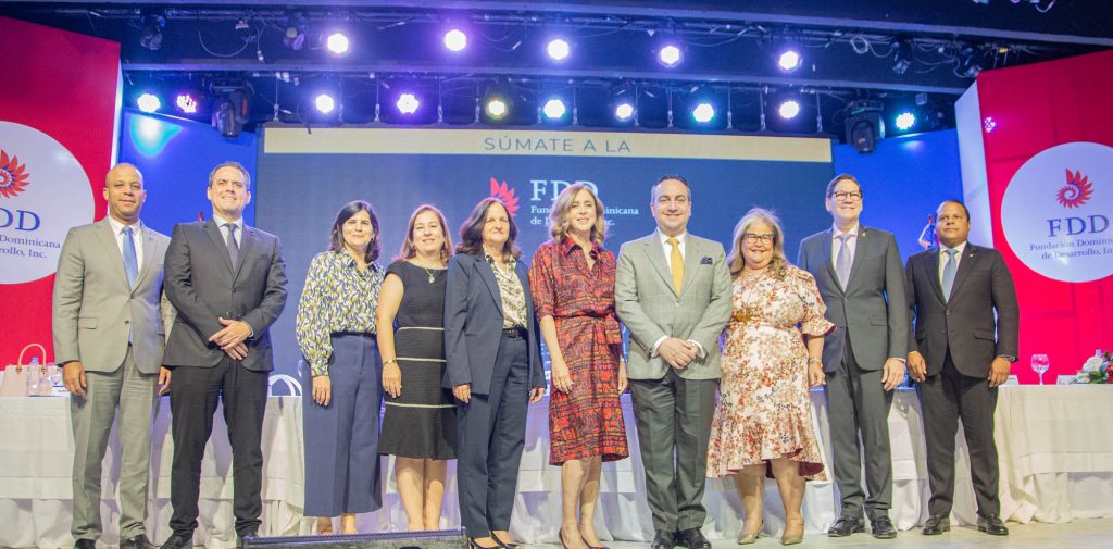 FDD Honra a Emprendedores y Fortalece su Compromiso Social en su Asamblea Anual 57 FDD Honra a Emprendedores y Fortalece su Compromiso Social en su Asamblea Anual 57