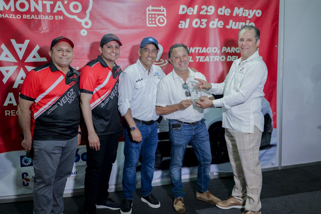 Feria Anadive 2024 registro operaciones de ventas de vehiculos4