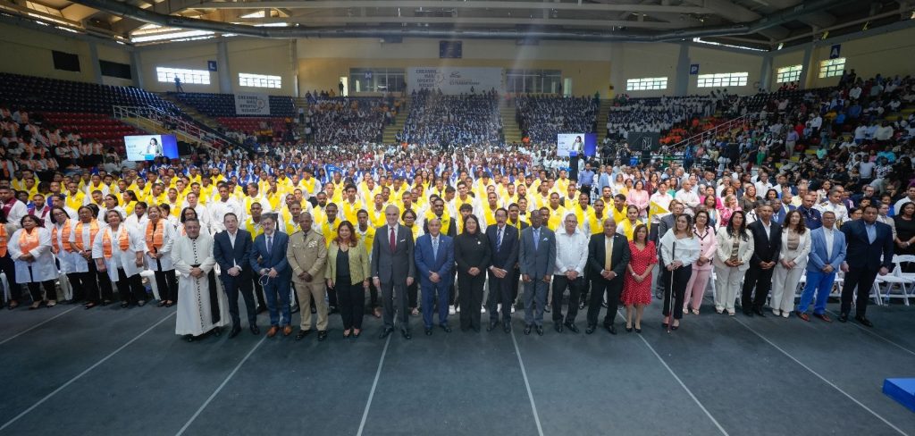 INFOTEP gradúa a 1,960 nuevos técnicos capacitados para trabajar en sector productivo nacional INFOTEP gradua a 1960 nuevos tecnicos 4