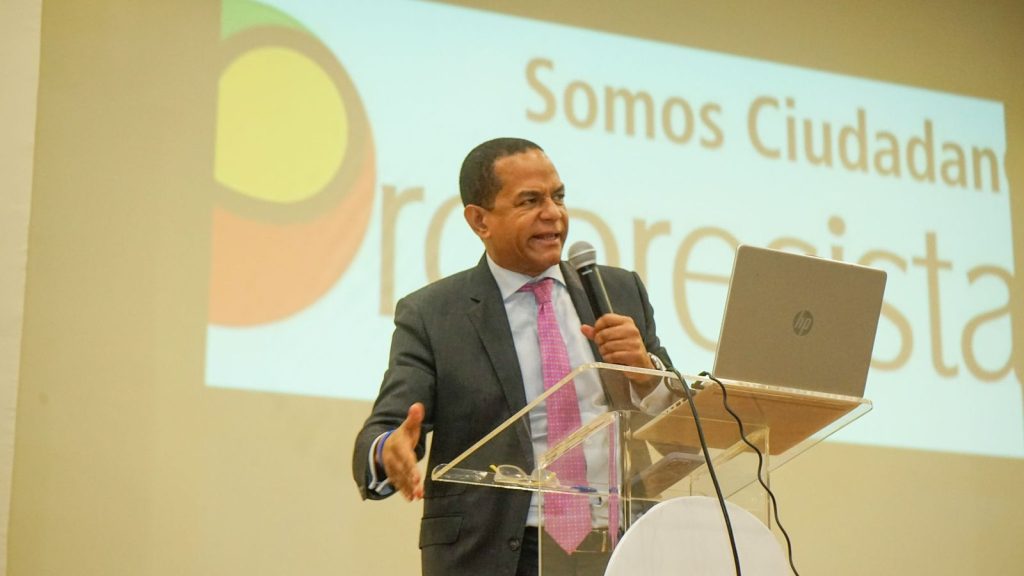 Justicia Social inicia formación política e ideológica con conferencia en Azua Julio Cesar Valentin eljacaguero