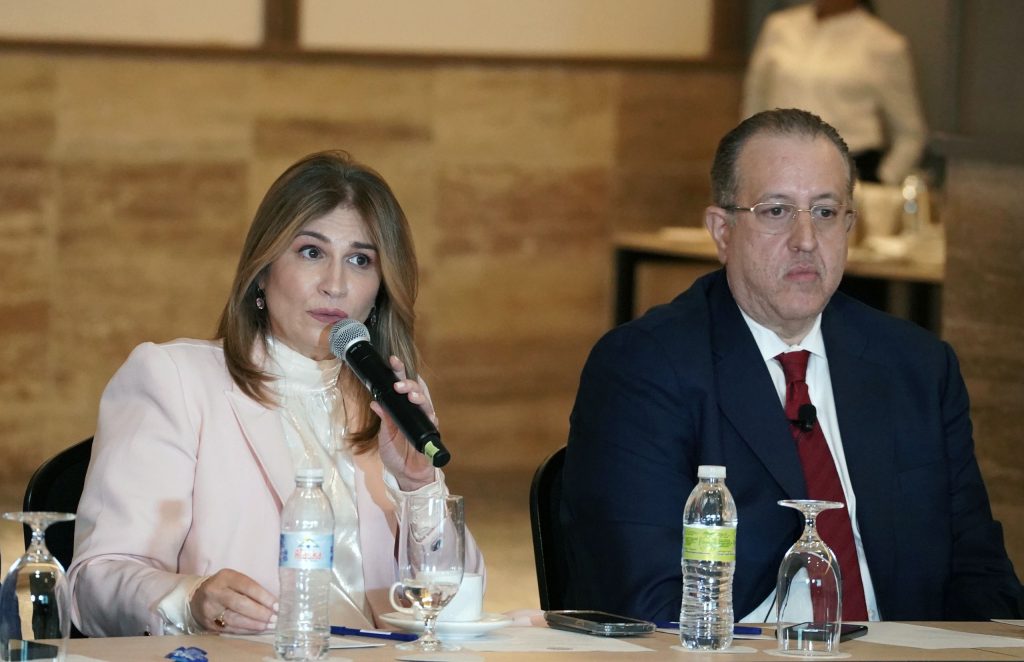 Magin J. Diaz y Circe Almanzar eljacaguero