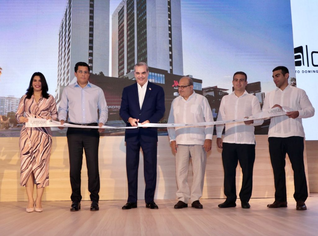 Ministro de Turismo anuncia presidente Abinader construirá el primer Centro de Convenciones de Santo Domingo Ministro de Turismo anuncia presidente Abinader construira el primer Centro de Convenciones de Santo Domingo