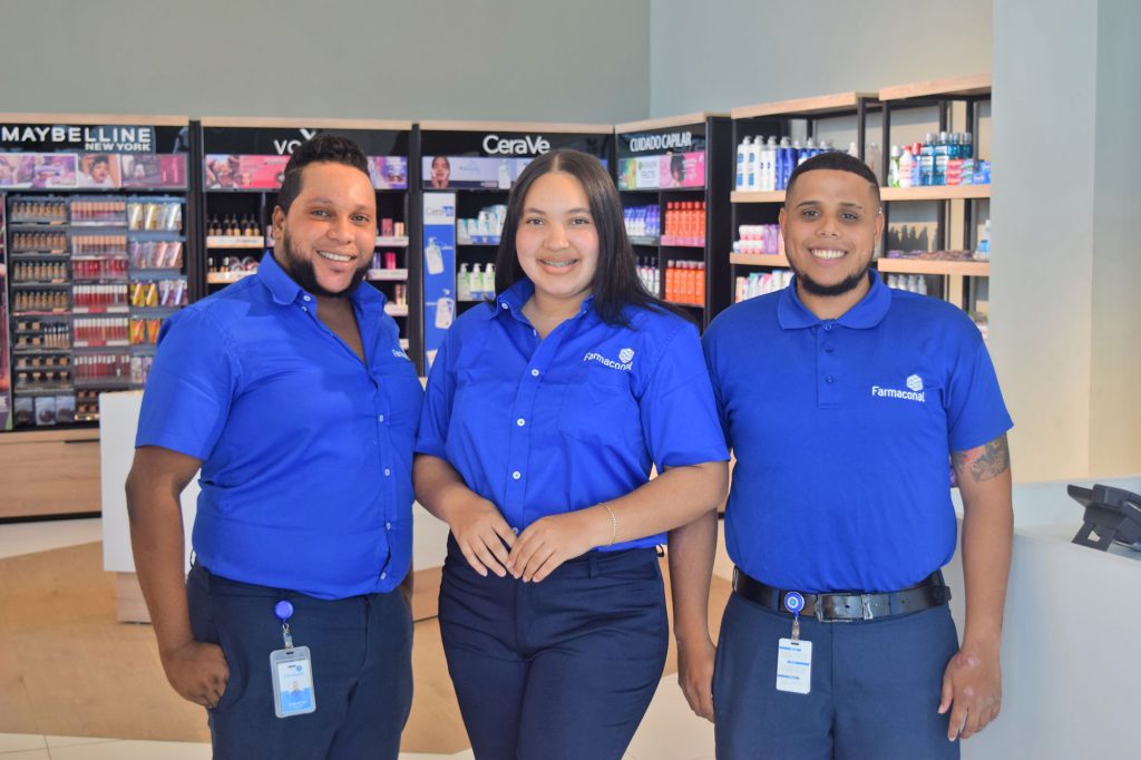 Farmaconal apertura tienda #22 y la No. 4 en la zona norte del país Onaldo Del Orbe Patrick Brito Jaquez y Dary Alberto Mejia