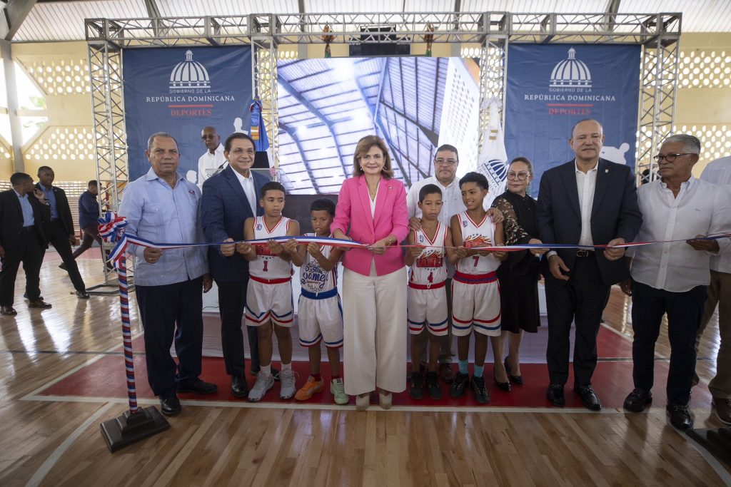 Raquel Peña entrega nuevas instalaciones deportivas en Santiago y Espaillat: “un legado para el futuro de la juventud Raquel Pena entrega nuevas instalaciones deportivas en Santiago y Espaillat