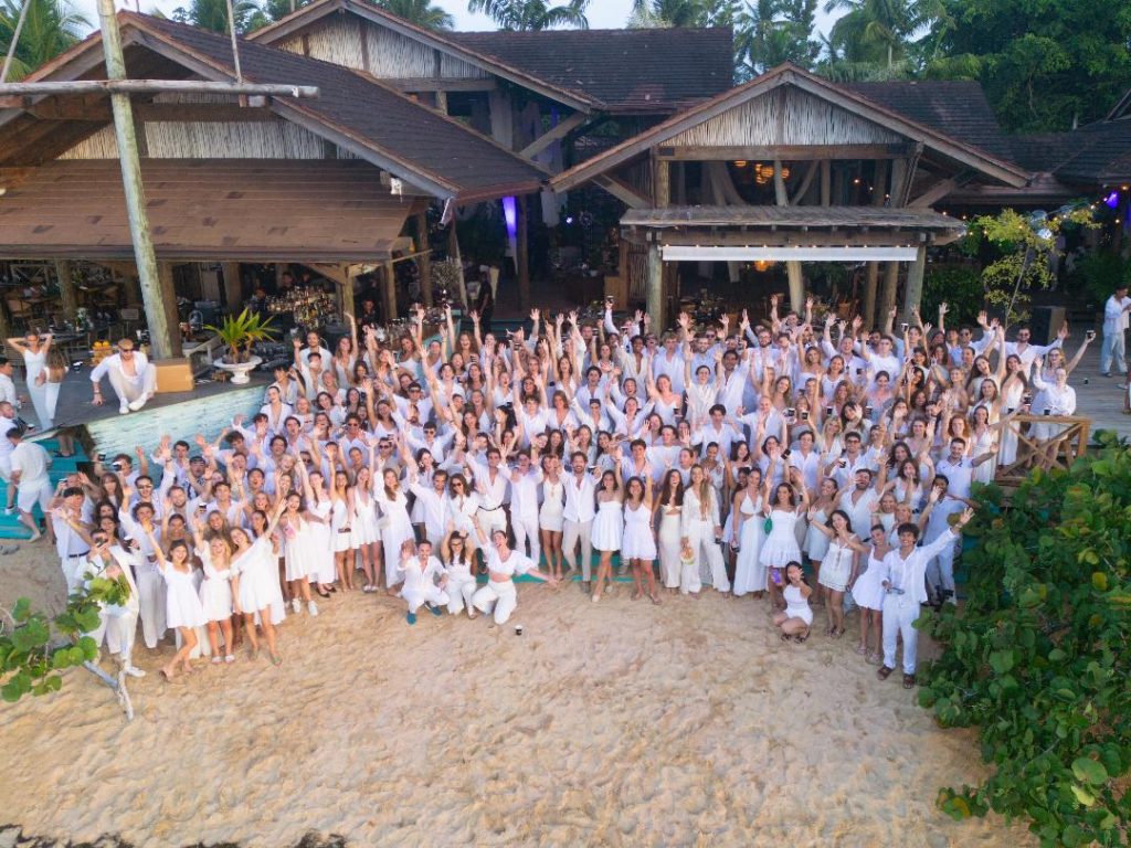 300 estudiantes de Suiza eligen Las Terrenas para su viaje de graduacion