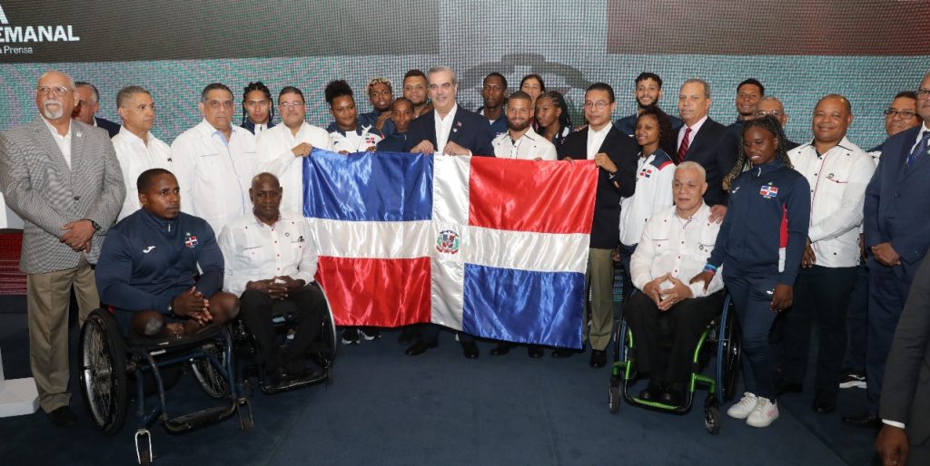 Abinader despide a la delegacion dominicana para las Olimpiadas de Paris 2024