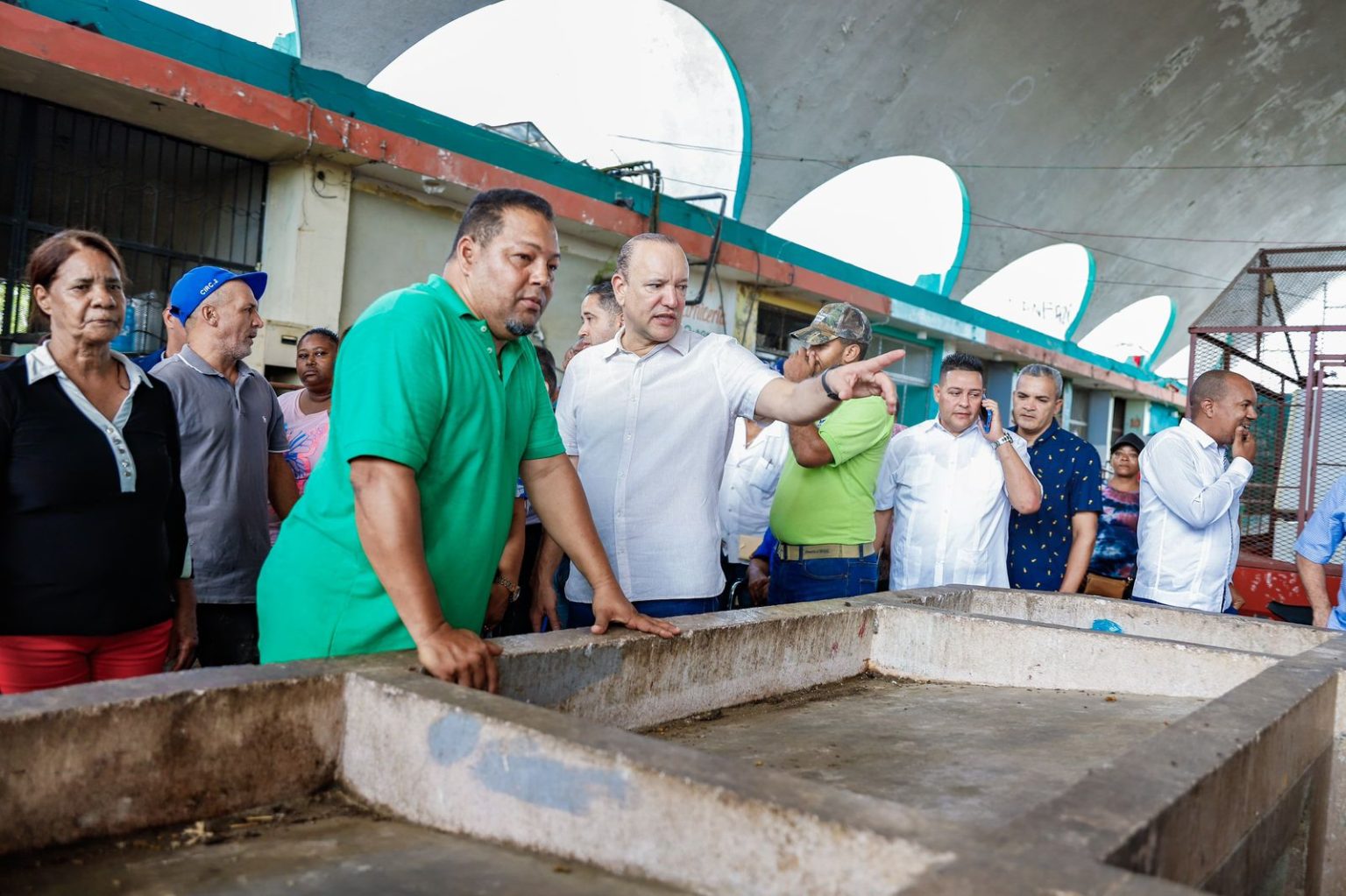 Alcalde Ulises Rodriguez inicia rescate del mercado central de Pueblo Nuevo