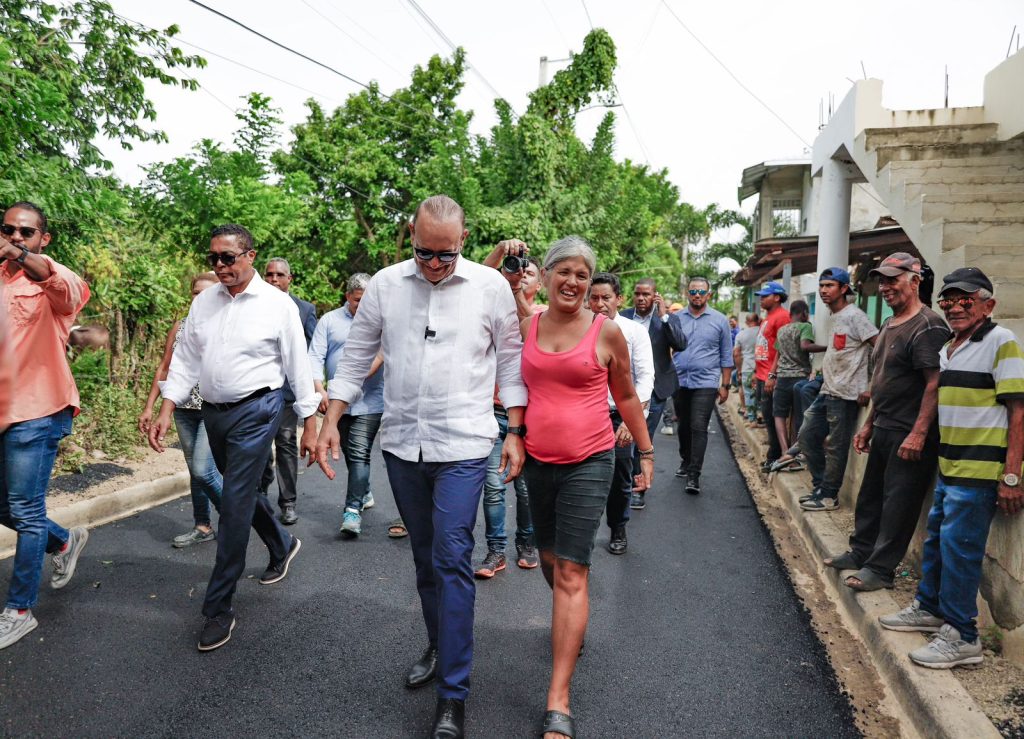 Alcaldia y la LMD inician pavimentacion calles de Cristo Rey en Gurabo