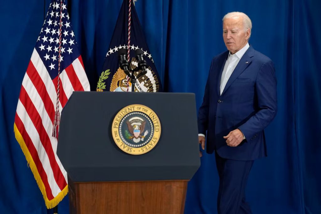 Biden asegura que volvera la semana proxima a la campana electoral mientras arrecian las presiones para que se retire