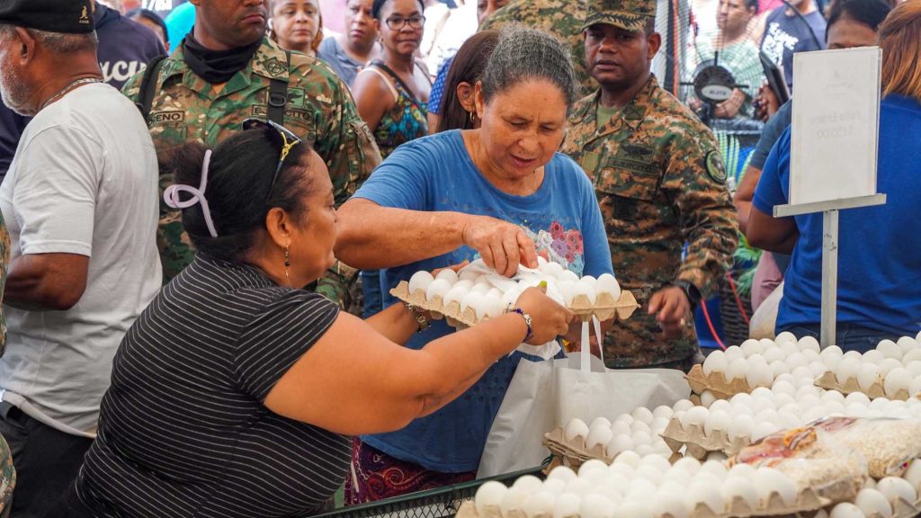 Inespre beneficia a más de 44 millones de personas con alimentos a bajo costo Inespre beneficia a mas de 44 millones de visitantes con ventas de alimentos a bajos costos en actual gestion1