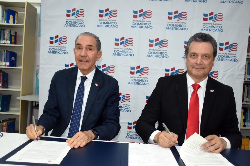 MESCyT e Instituto Cultural Dominicano Americano otorgarán 1,000 becas para estudiar inglés MESCyT e Instituto Cultural Dominicano Americano otorgaran 1000 becas para estudiar ingles