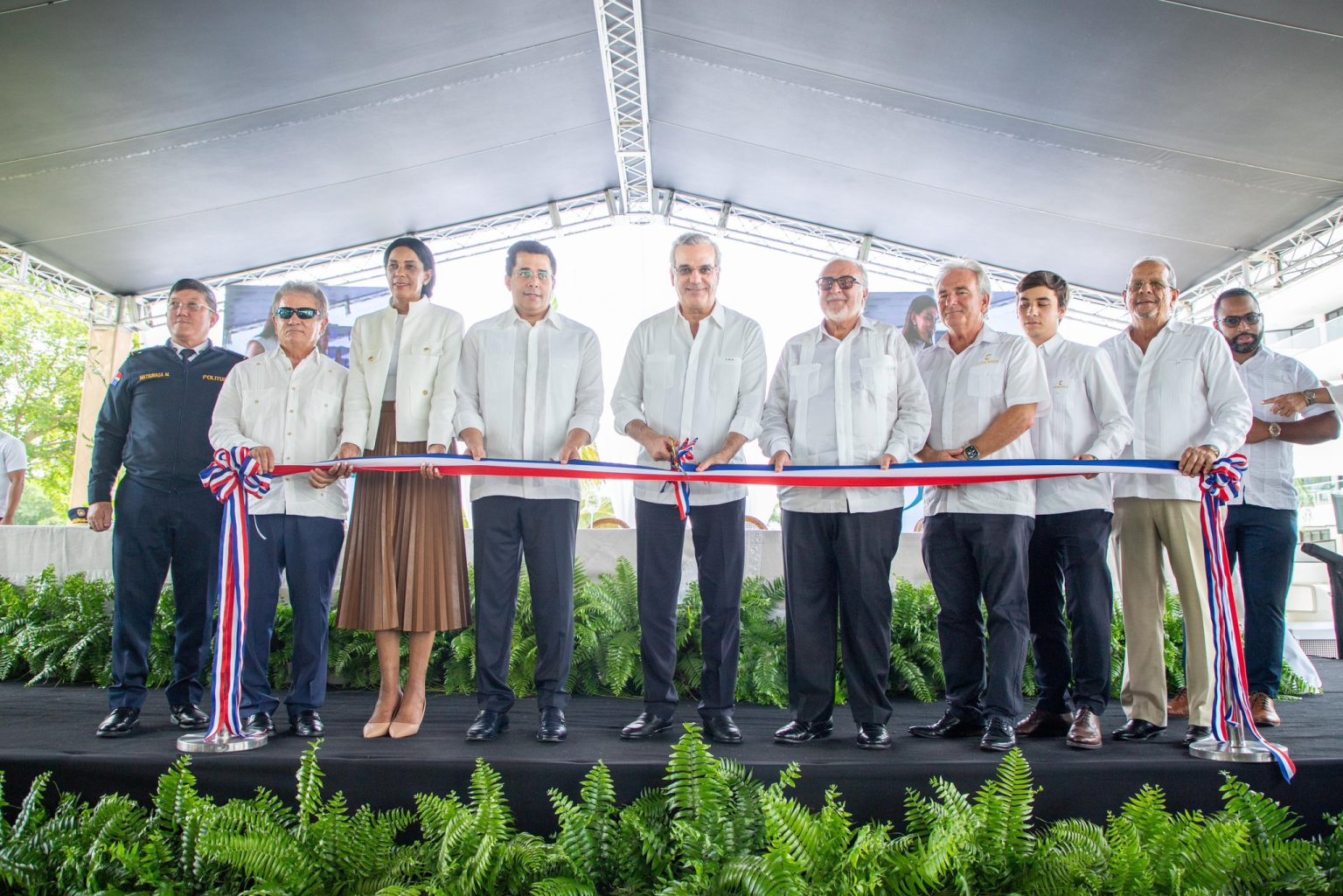 Presidente Abinader asiste a inauguracion de Hotel Secrets Tides y Complejo de Apartamentos Cana Rock Star Condos en Punta Cana