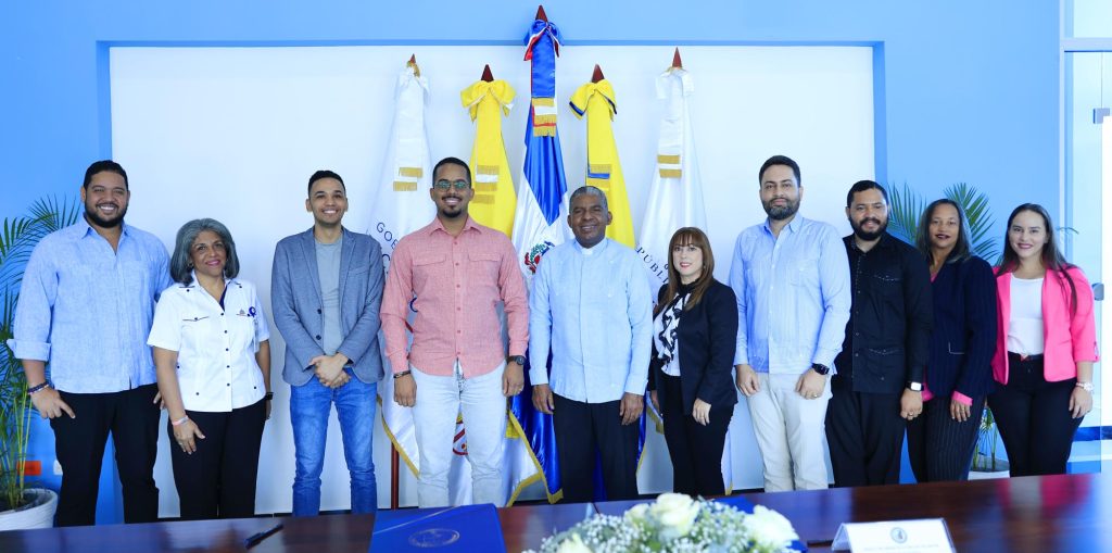 La UCATECI firma acuerdo con el ministerio de la juventud UCATECI firma acuerdo con el ministerio de la juventud