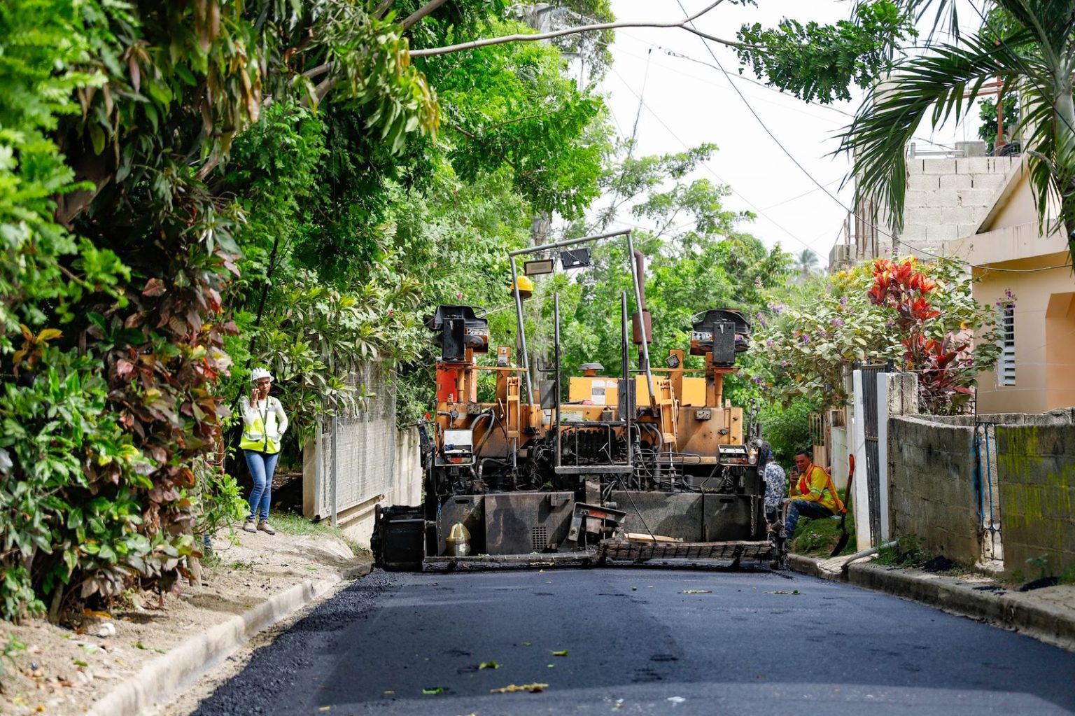 asfaltado de calles de Cristo Rey en Gurabo