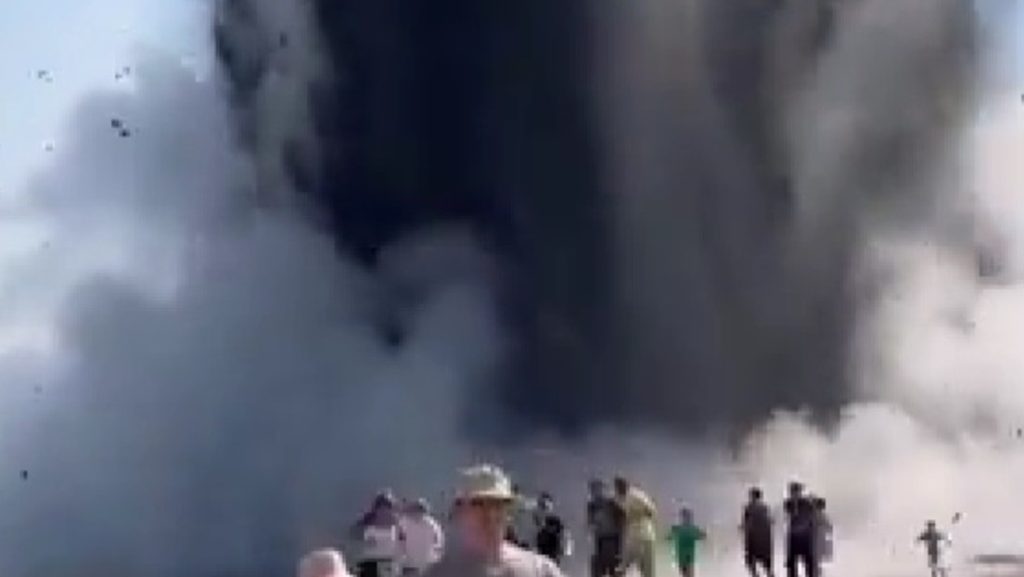 explosion sorprende a los visitantes en Yellowstone