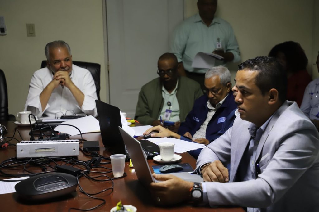 operaciones de presas para garantizar descargas estables por huracan Beryl