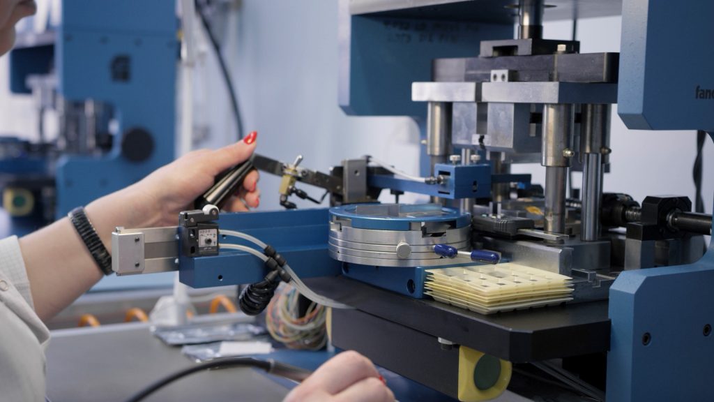 Asociación de Bancos afirma aprobación del proyecto de Ley de Leasing es necesaria para fortalecer el crédito a las MIPYMES trabajor en maquinaria