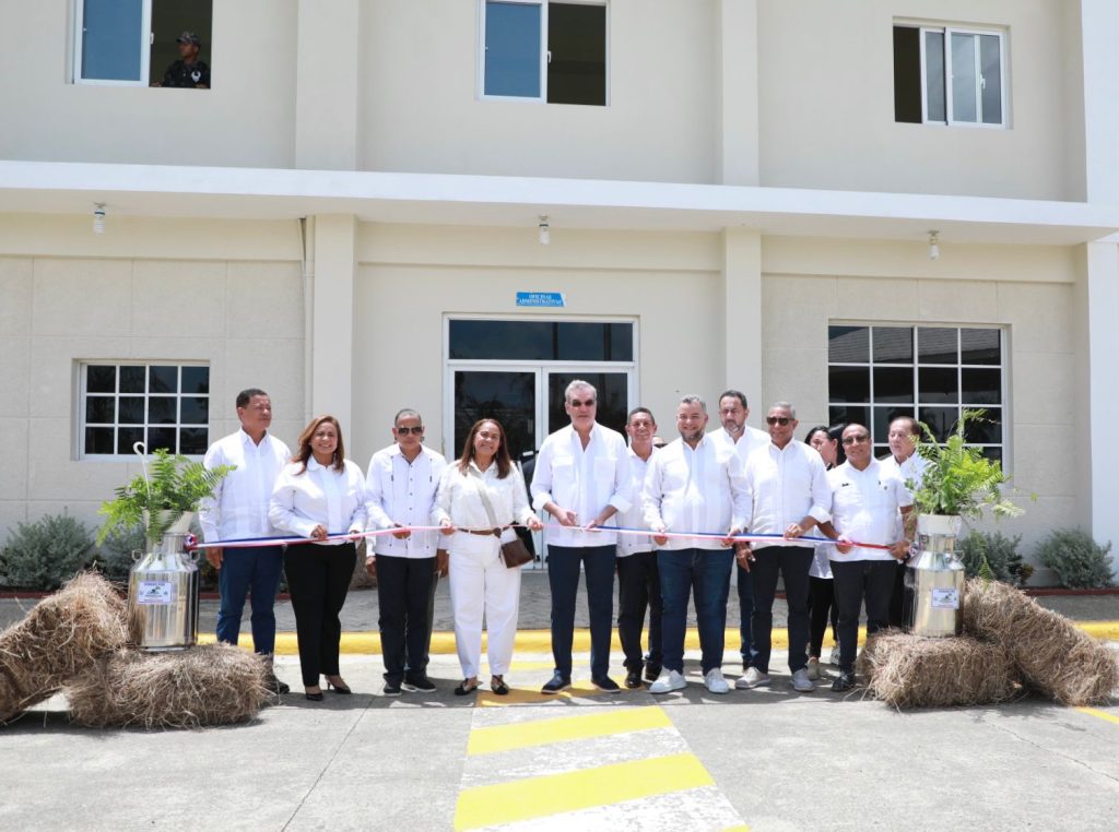 Abinader inaugura proyecto habitacional Santa Ana y Fortaleza de la provincia Duarte